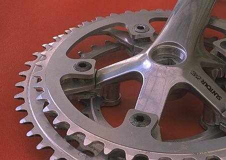 Right crank with 4 chainwheels (25 KB JPEG)