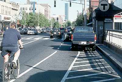 9905N11R36Cambridge Bike Lane med.jpg (21486 bytes)