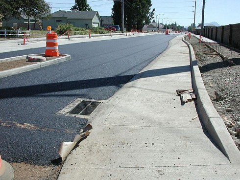 Raised lane on Gilham Road, Eugene, Oregon