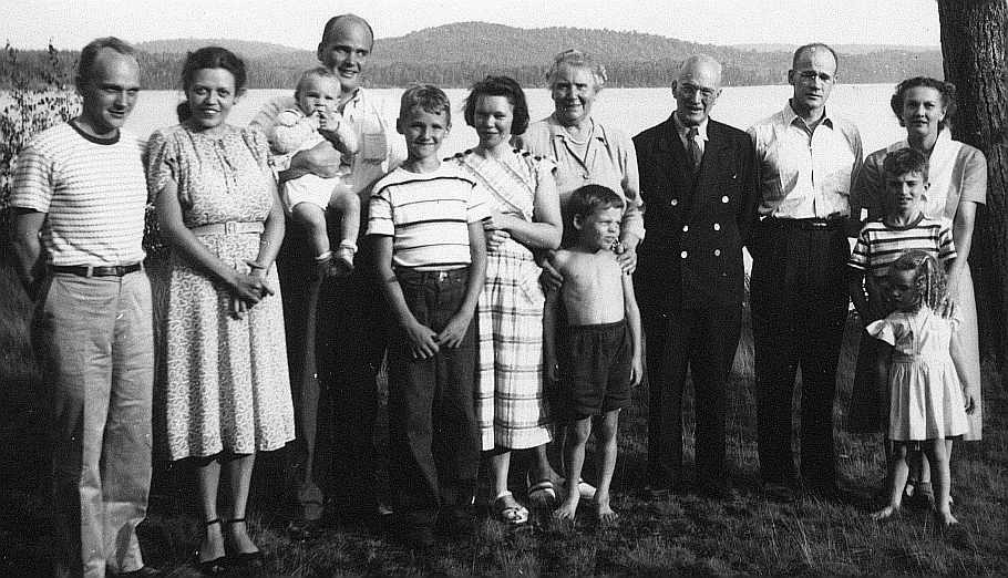 HSS and family, 1948.jpg (73552 bytes)