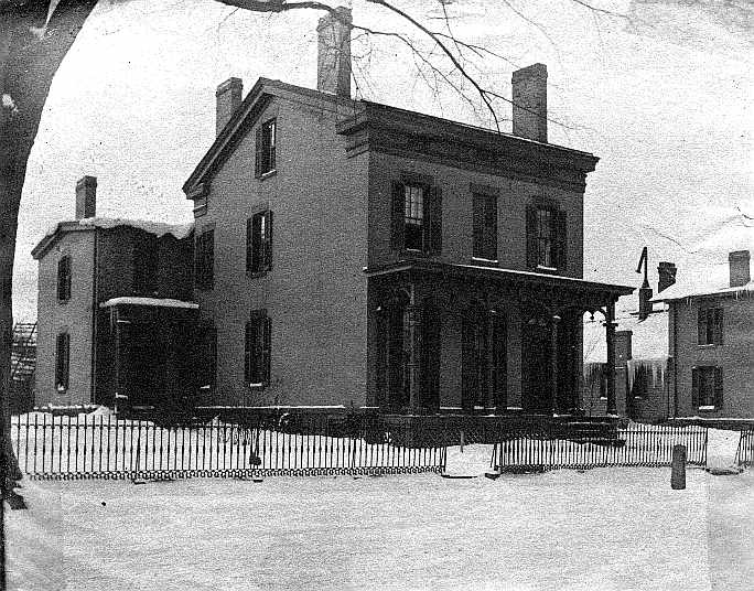 Rochester home left side.jpg (74971 bytes)