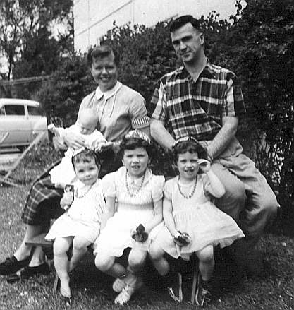 p35b David and family.jpg (37382 bytes)