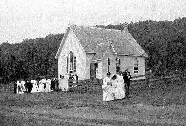 Dwight Baptist Church before 1915 (48764 bytes)